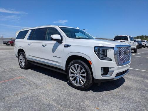 White Frost Tri-Coat 2023 GMC Yukon XL Denali