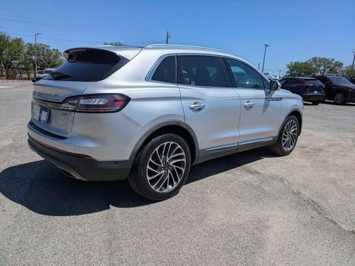 Ingot Silver Metallic 2019 Lincoln Nautilus Reserve