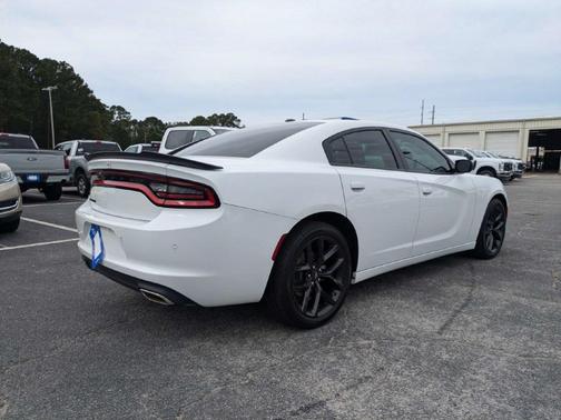 White Knuckle Clearcoat 2022 Dodge Charger SXT