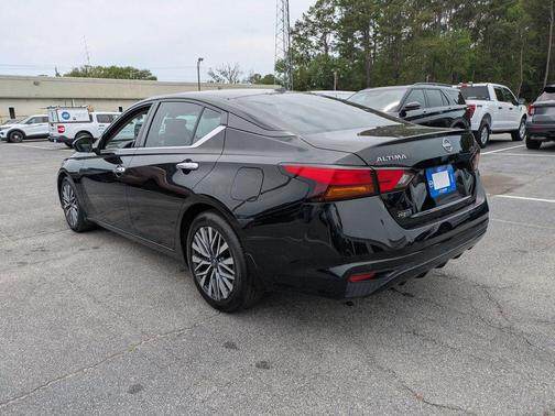 Black 2024 Nissan Altima 2.5 SV