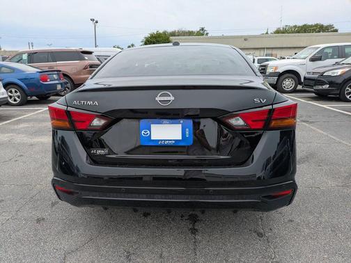 Black 2024 Nissan Altima 2.5 SV