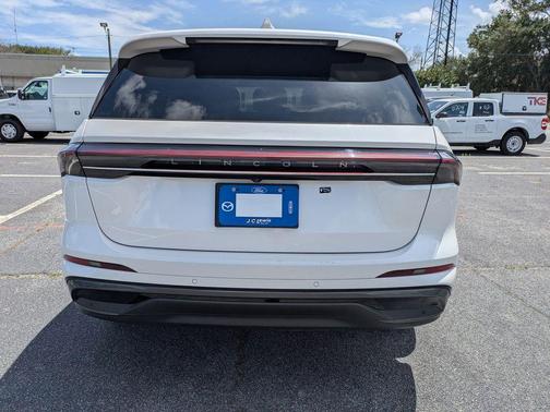 White Platinum Clearcoat Metallic 2024 Lincoln Nautilus Premiere