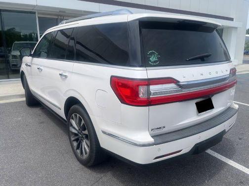 White Platinum Tri-Coat Metallic 2019 Lincoln Navigator Select
