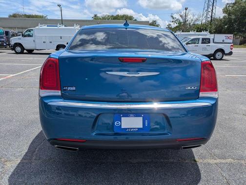 Frostbite 2022 Chrysler 300 Touring