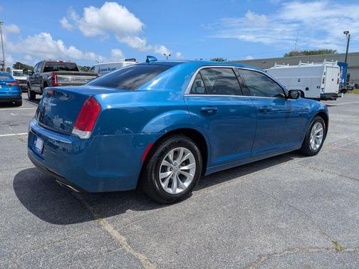 Frostbite 2022 Chrysler 300 Touring