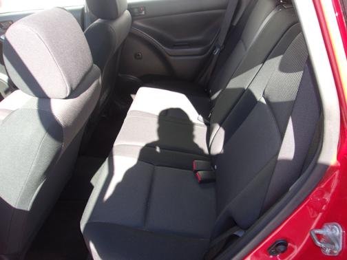 2005 Pontiac Vibe Base