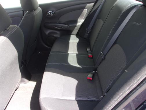 2016 Nissan Versa 1.6 SV