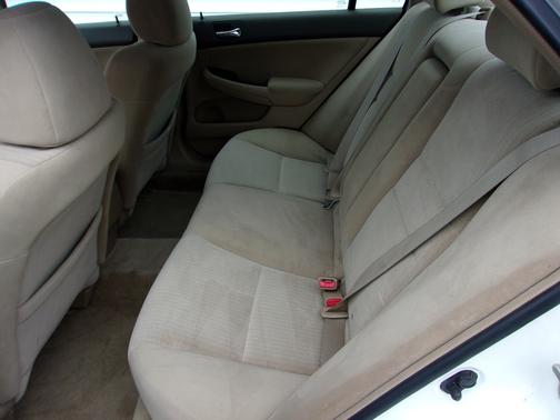 WHITE 2005 Honda Accord LX