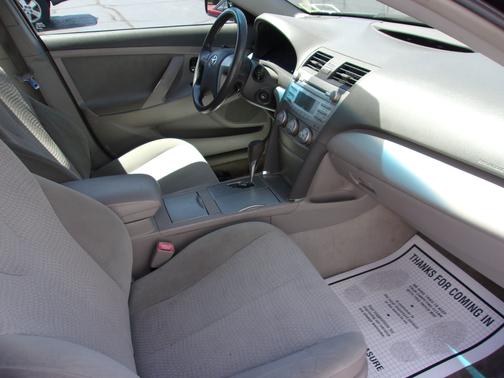 BLACK 2010 Toyota Camry LE