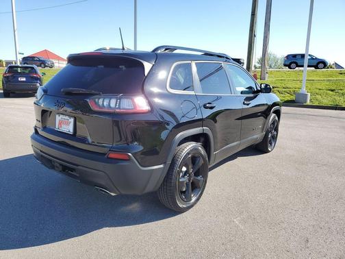 Diamond Black Crystal Pearlcoat 2019 Jeep Cherokee Altitude