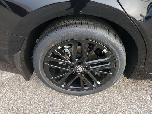 Midnight Black Metallic 2026 Toyota Camry SE