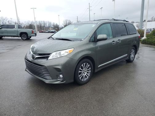 2018 Toyota Sienna XLE Premium