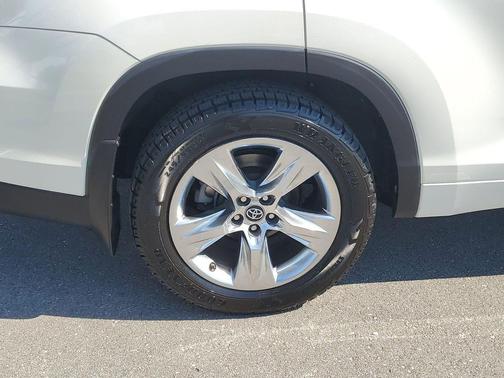 Blizzard Pearl 2019 Toyota Highlander Limited