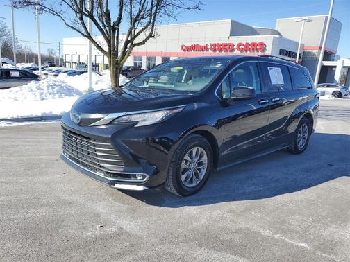 2022 Toyota Sienna XLE