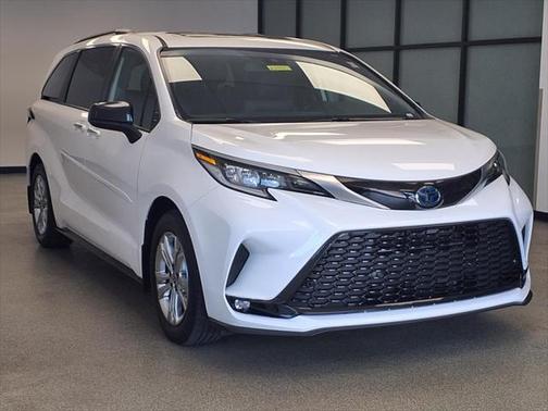2023 Toyota Sienna XSE 7 Passenger