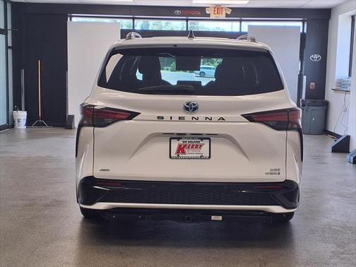 2023 Toyota Sienna XSE 7 Passenger