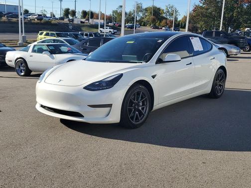 Pearl White Multi-Coat 2021 Tesla Model 3 Standard Range Plus