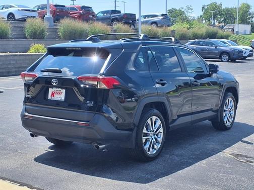 2021 Toyota RAV4 XLE Premium