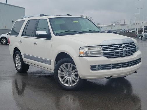 2013 Lincoln Navigator Base