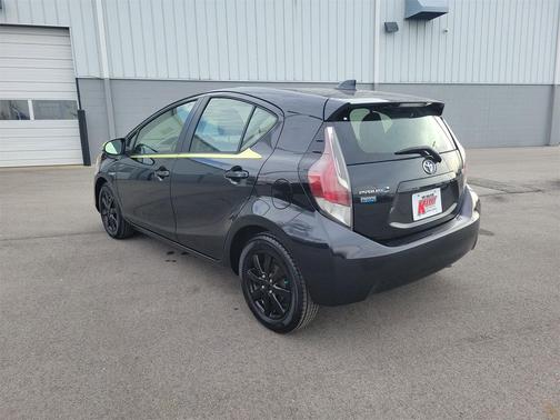 2016 Toyota Prius c Four