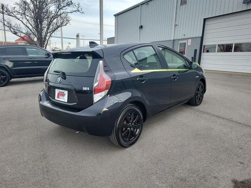 2016 Toyota Prius c Four