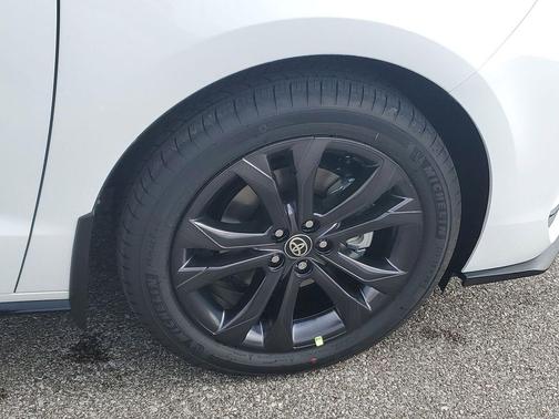 Ice 2026 Toyota Sienna XSE 7 Passenger