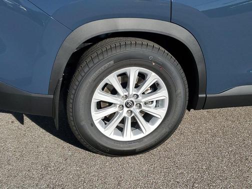 Cloud 2026 Toyota Grand Highlander XLE