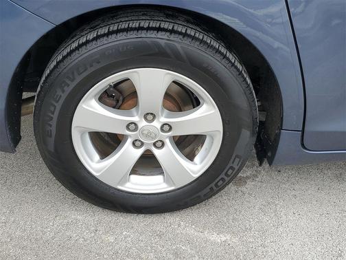 2016 Toyota Sienna LE