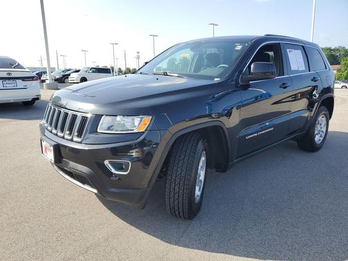Brilliant Black Crystal Pearlcoat 2015 Jeep Grand Cherokee Laredo