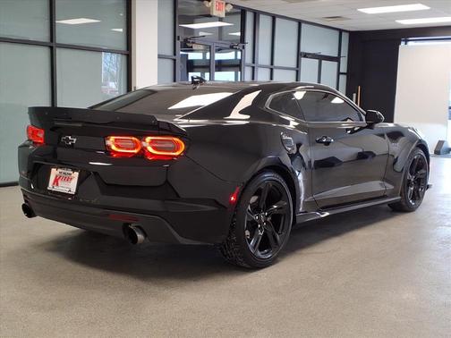 2022 Chevrolet Camaro RWD Coupe LT1