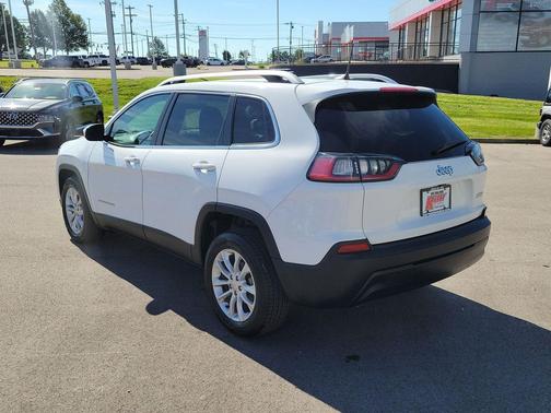 Bright White Clearcoat 2019 Jeep Cherokee Latitude