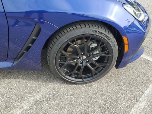 Trueno Blue 2026 Toyota GR86 Premium