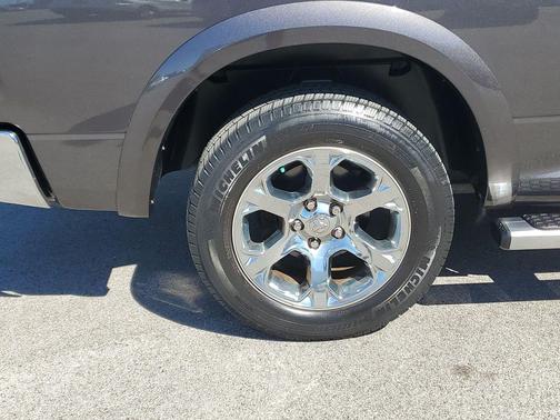 Granite Crystal Metallic Clearcoat 2016 RAM 1500 Laramie