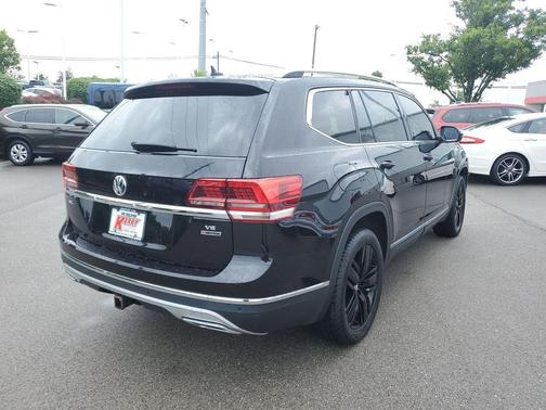 Deep Black 2018 Volkswagen Atlas 3.6L SEL Premium