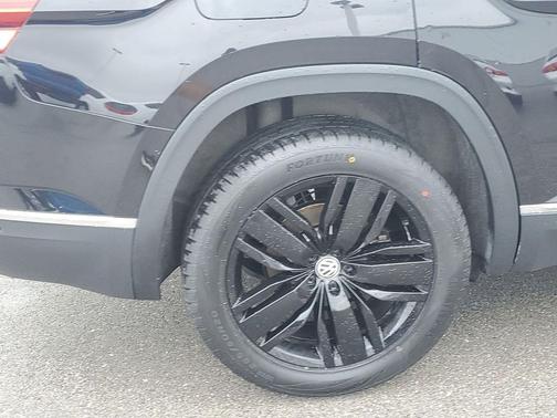 Deep Black 2018 Volkswagen Atlas 3.6L SEL Premium