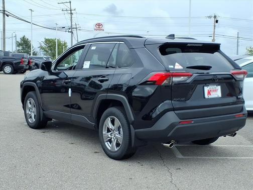2025 Toyota RAV4 Hybrid SE