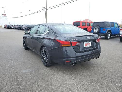 2025 Nissan Altima SR FWD