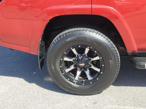 Barcelona Red Metallic 2016 Toyota 4Runner SR5