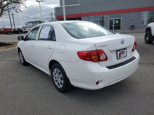 Super White 2010 Toyota Corolla LE