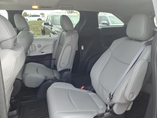 2025 Toyota Sienna XLE 7 Passenger