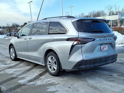 2025 Toyota Sienna XLE