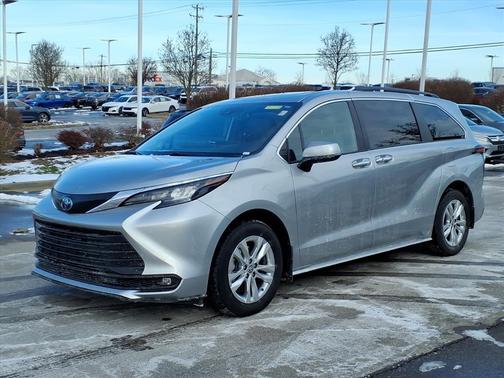 2025 Toyota Sienna XLE
