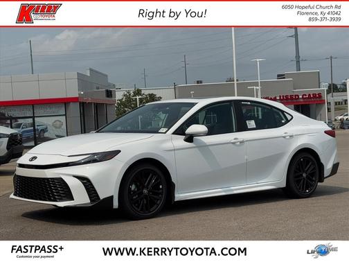 2025 Toyota Camry SE