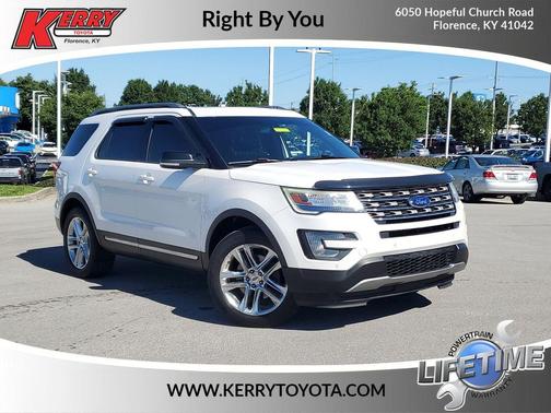 White Platinum Metallic Tri-Coat 2017 Ford Explorer XLT