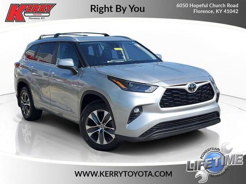 Celestial Silver Metallic 2023 Toyota Highlander XLE