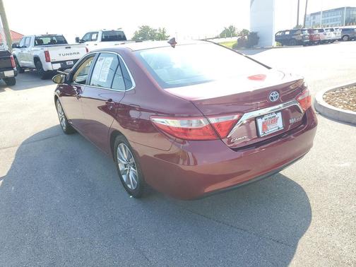 Pearl 2016 Toyota Camry Hybrid XLE