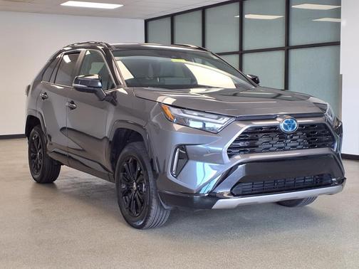 2024 Toyota RAV4 Hybrid SE