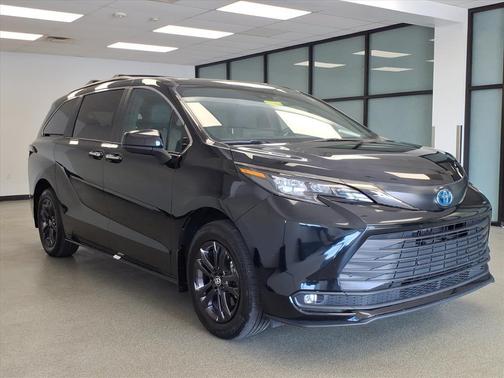 2024 Toyota Sienna Woodland Edition