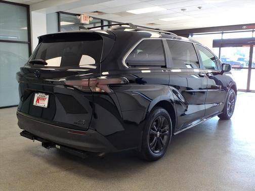 2024 Toyota Sienna Woodland Edition