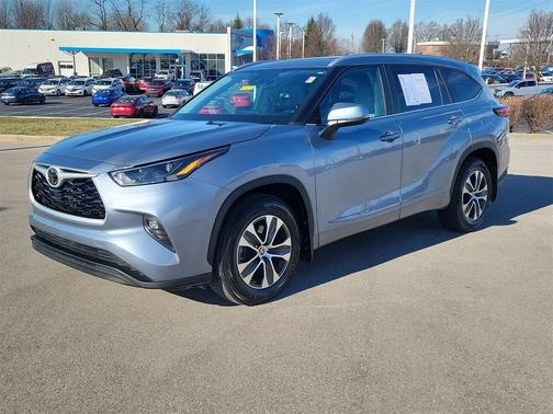 2023 Toyota Highlander XLE